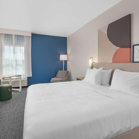 Spark By Hilton Minot Eksteriør billede