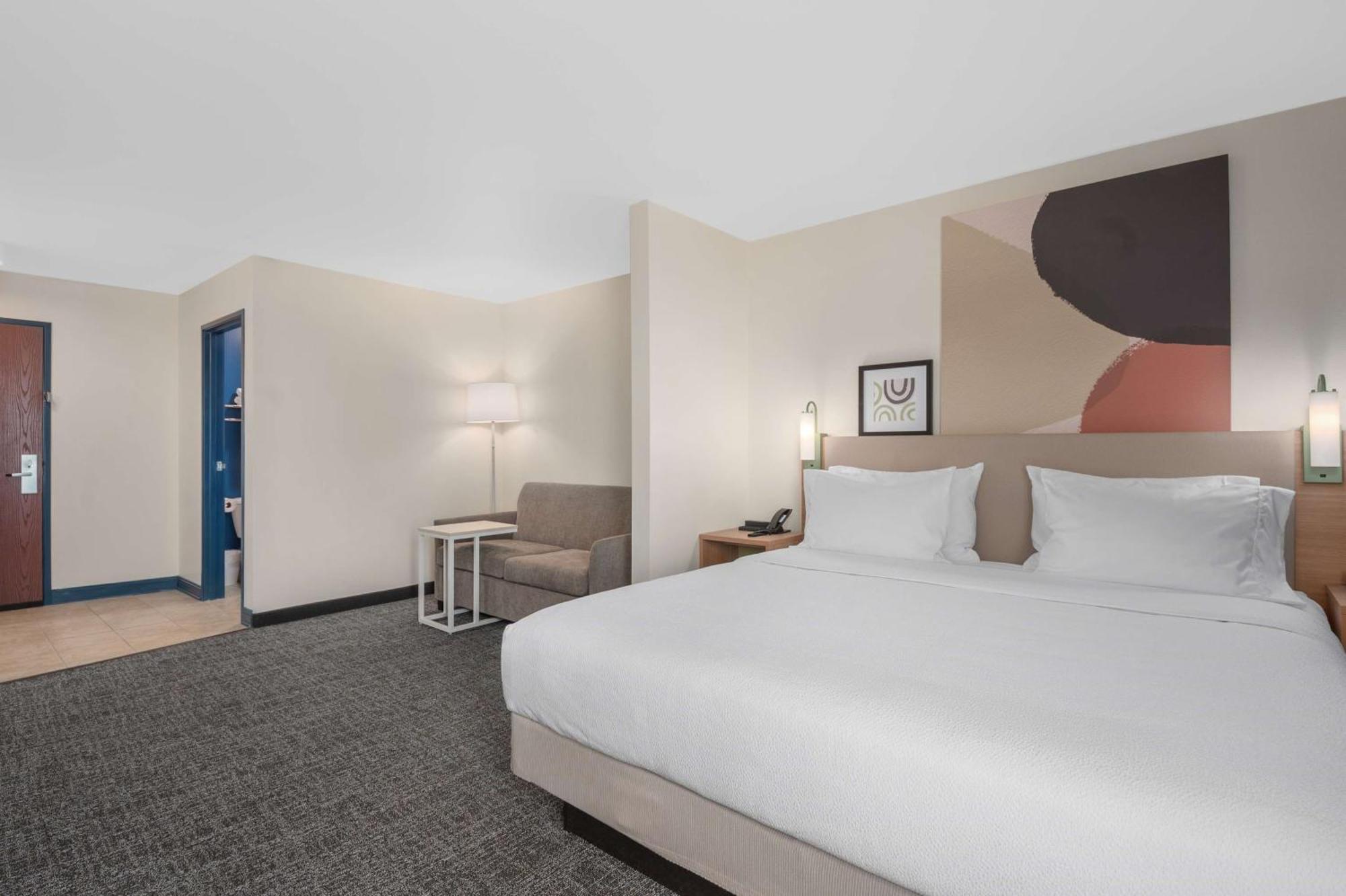 Spark By Hilton Minot Eksteriør billede